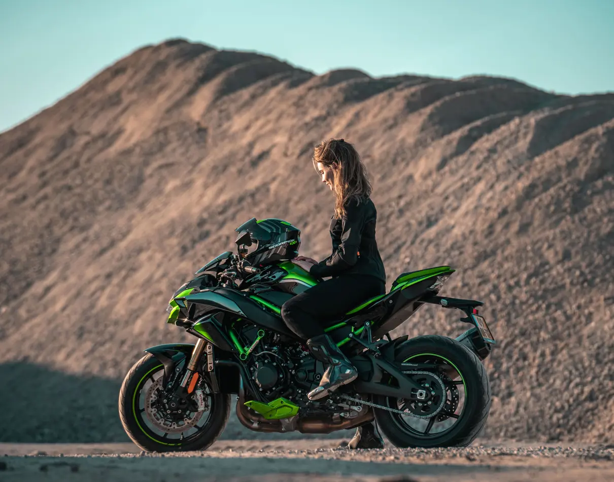 Women’s Motorcycle Jackets With Armor 